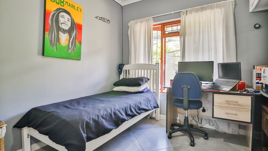 4 Bedroom Property for Sale in Sedgefield Central Western Cape
